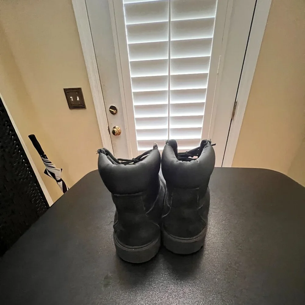 Timberland size 2.5 black 12707 boots